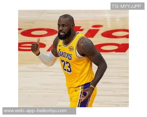 詹姆斯对保罗与快船纠葛发表看法称与自己无关不便评论